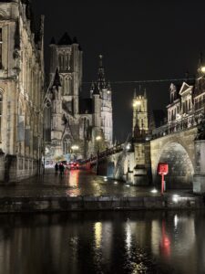 Ghent bei Nacht.